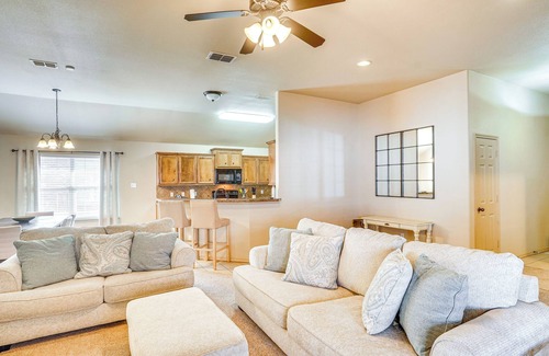 Lubbock Casa | 7 Mi to Dtwn: Family Home w/ Patio in Lubbock