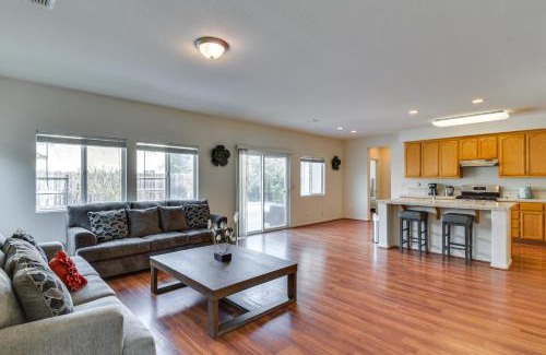 Merced Casa | 7 Mi to Lake Yosemite Family Home with Fenced Yard
