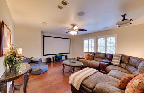 Denton Casa | 7 Mi to Lewisville Lake Spacious Denton Home