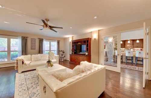 Denton Casa | 7 Mi to Lewisville Lake Spacious Denton Home