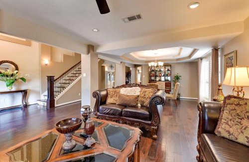 Denton Casa | 7 Mi to Lewisville Lake Spacious Denton Home