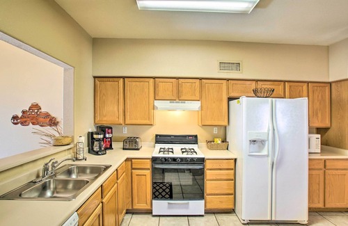 Park Center Place Casa | 7 Mi to Mill Ave: BBQ-Ready Mesa Townhouse