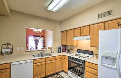 Park Center Place Casa | 7 Mi to Mill Ave: BBQ-Ready Mesa Townhouse