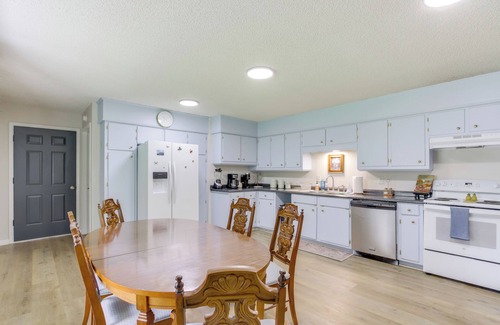 Florence Casa | 7 Mi to Tennessee River: Home w/ Patio in Florence