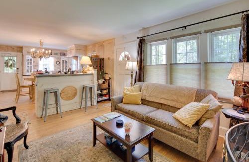 Royal Pines Casa | 7 Mi to The Biltmore Le Canard Cottage with Porch