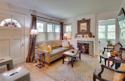 Royal Pines Casa | 7 Mi to The Biltmore Le Canard Cottage with Porch