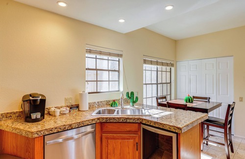 Scottsdale Ranch Condominio | 7 Mi to TPC Scottsdale: Condo w/ Water Views!