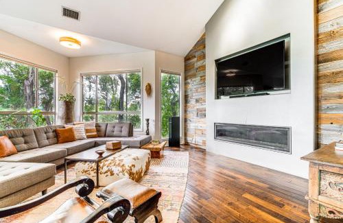 Peyton Brook At Rob Roy Casa | 7 Mi to Zilker Park Oasis with Pool and Patio