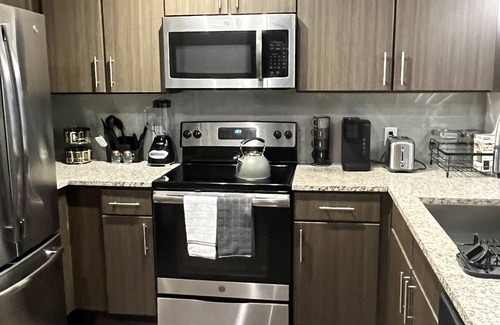 Aldine Apartamento | Your Chic Retreat Near Bush Airport with Free Parking