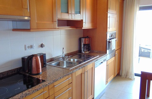 Porto de Mos Apartamento | 7 min walk to beach !! 2BR/2BA Apartment, pool, aircon, wifi, secure parking.
