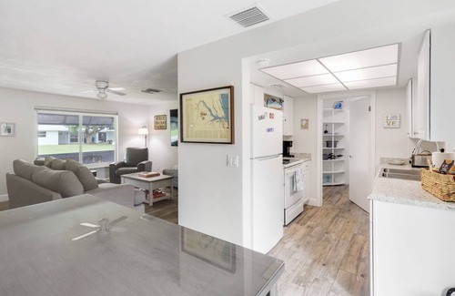 Tequesta Casa | Charming 2-bedroom house in delightful Jupiter with WiFi, AC
