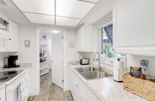 Tequesta Casa | Charming 2-bedroom house in delightful Jupiter with WiFi, AC