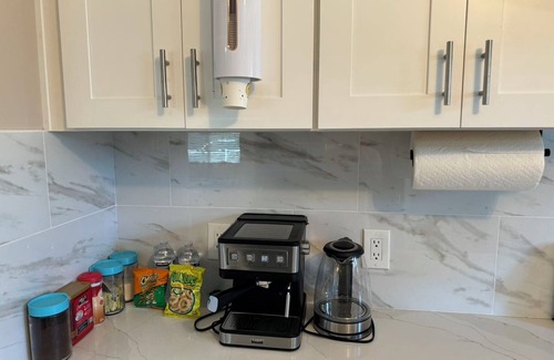 Shoreview Casa | 7 minutes away from SFO！Experience a freshly remodeled modern tranquil residence