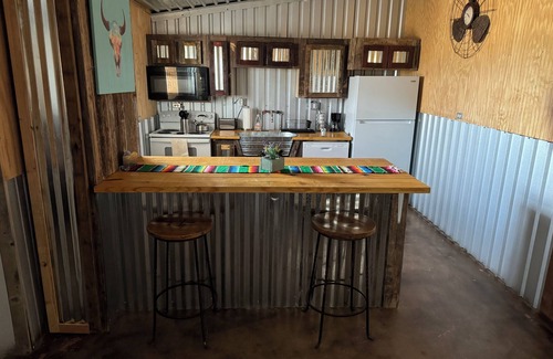 Dublin Cabina | 7 minutes from Stephenville. 2-2, Horse Barn, Turnouts, Practice Arena