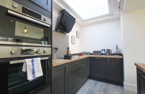 Leiston Cabaña | 7 OLD GRAMMAR SCHOOL, LEISTON, pet friendly, with a garden in Leiston
