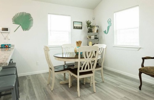 Surfside Beach Casa | 7 Palms Beach House Gated w/Grill Steps to Beach