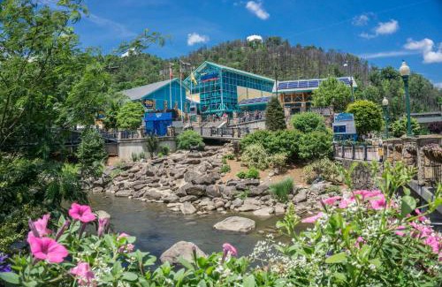 Sevierville Casa | 7 Peaks View by American Patriot Getaways