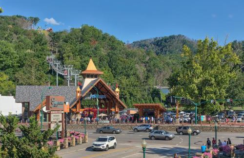 Sevierville Casa | 7 Peaks View by American Patriot Getaways