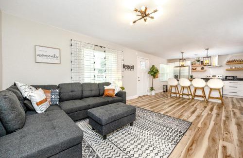 Largo Casa | 7 People 4 Beds - 8 mins to beach by car - 2 mins to downtown - MODERN