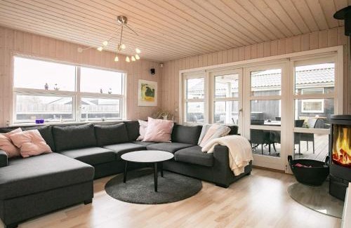 Blokhus Casa | 7 person holiday home in Blokhus
