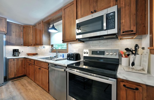 Northwoods Beach Cabina | 7 Pines Cabin on Lac Courte Oreilles - Peaceful Northwoods Getaway