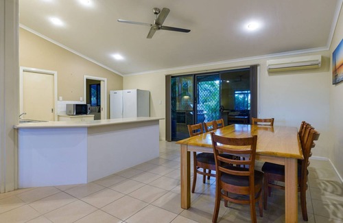 Exmouth Casa | 7 Skipjack Circle - Central Location