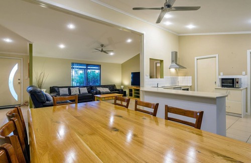 Exmouth Casa | 7 Skipjack Circle - Central Location