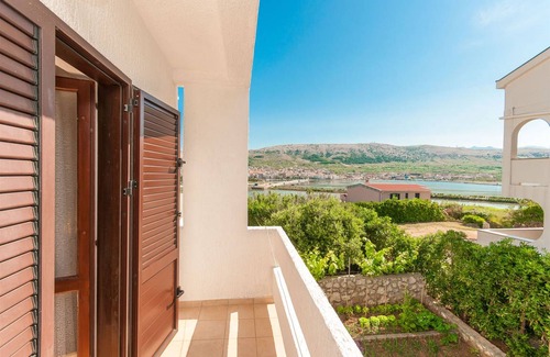 Pag Apartamento | 70 m² Apartamento ∙ 2 habitaciones ∙ 4 huéspedes