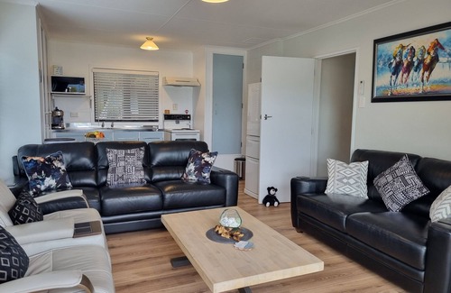 Coromandel Casa | 70 meters to Beach/Boat Ramps - Harbour Views/Internet/Smart TV's/Pet Friendly