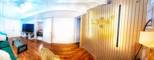 Richmond Hill Casa | 70 percent Off Luxurious Hot Tub,Sauna, 2000Sqft of Private