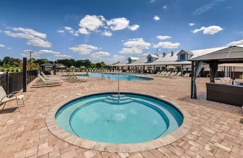 Fellowship Alquiler De RV | 70' RV Pad at Champion's Run Luxury RV Resort with full hookups