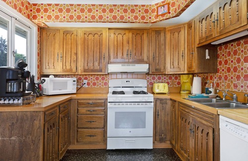 Traverse City Cabina | 70's Lodge TC | Lg Group Private Retreat Home