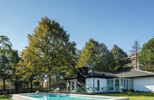 Maia Casa | 70's wood house
