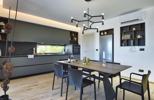 Pomer Casa | A 700 metros de la playa con piscina privada, WiFi, vista al mar