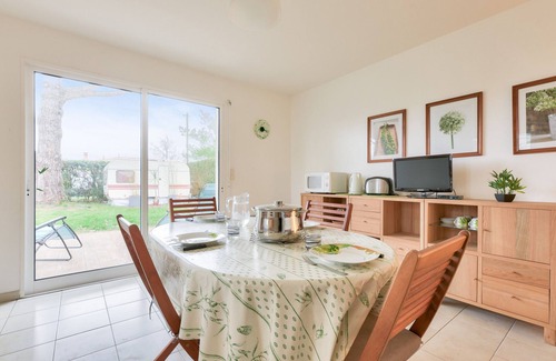 Ares Chalet De Esquí | 700m Arès playa - jardín y pinos, casa para 4