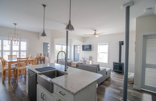 Broadkill Beach Casa | 702 N Bayshore Drive - great bay block home in Broadkill