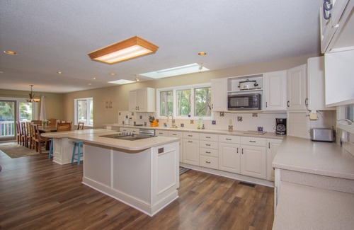 Saint Helena Island Casa | 702 Whiting Rd