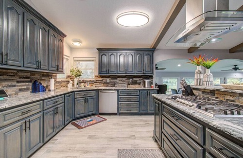 Wild Peach Village Casa | 7078 Gupton Rd New Brazoria T