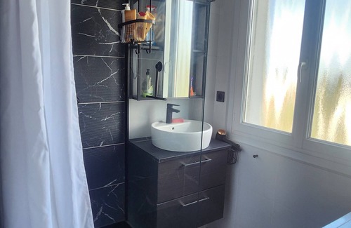 Dijon Apartamento | 70m2 apartment in Dijon, 4th floor without elevator, 5 minutes from Zenith