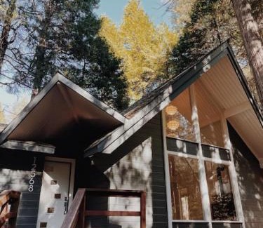 Nevada City Casa | 70s Retro Retreat Nevada City