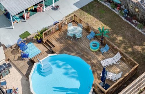 Holiday Beach Casa | 7131 Sunset Ave - Cottage by The Sea with pool