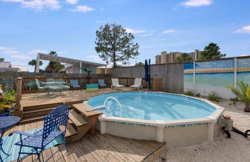 Holiday Beach Casa | 7131 Sunset Ave - Cottage by The Sea with pool