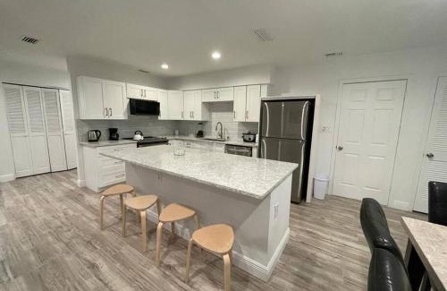 Orlando Casa | 7326 Lake View Bungallow-5 Minutes Universal