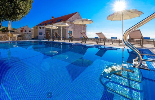 Gornji Kono Hotel | 74 m² Hotel ∙ 127 huéspedes