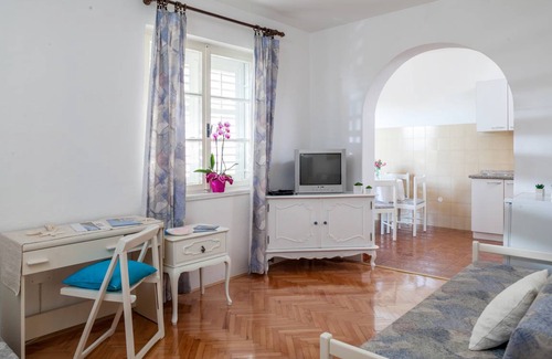 Tucepi Apartamento | 75 m² Apartamento ∙ 3 habitaciones ∙ 11 huéspedes