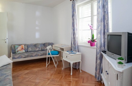 Tucepi Apartamento | 75 m² Apartamento ∙ 3 habitaciones ∙ 11 huéspedes