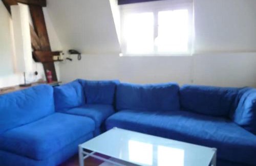 Noyon Apartamento | 75 sqm Noyon; independant house