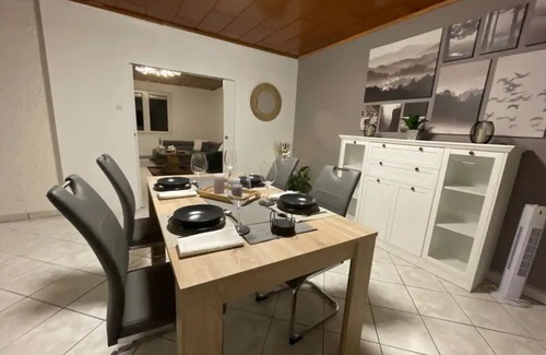 Altendorf Apartamento | 75sqm, renovated 2024, fireplace, fully furnished, 1st floor, smart TV, wifi, 2-4 persons