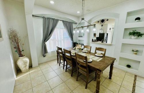 Seasons Casa | 765 Beautiful Vacation Home With Private Pool, And Much More!