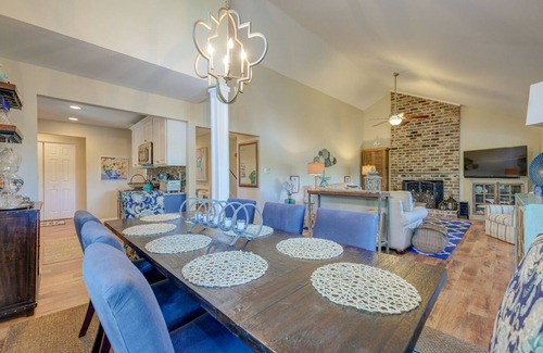 Lawton Woods Casa | 77 Lawton: Elegant 3 Bedroom Lawton Woods Home. Deck and Fire Pit, NEW Pool